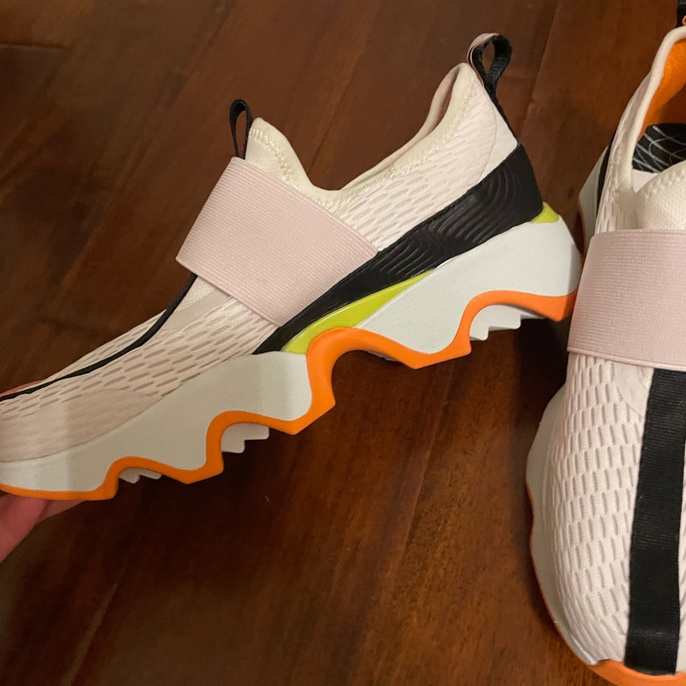 SOREL KINETIC IMPACT II STRAP SNEAKER SEA SALT/KOI